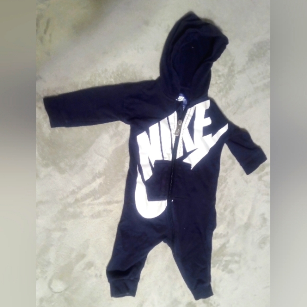 Nike one piece outfit 3/6 Months